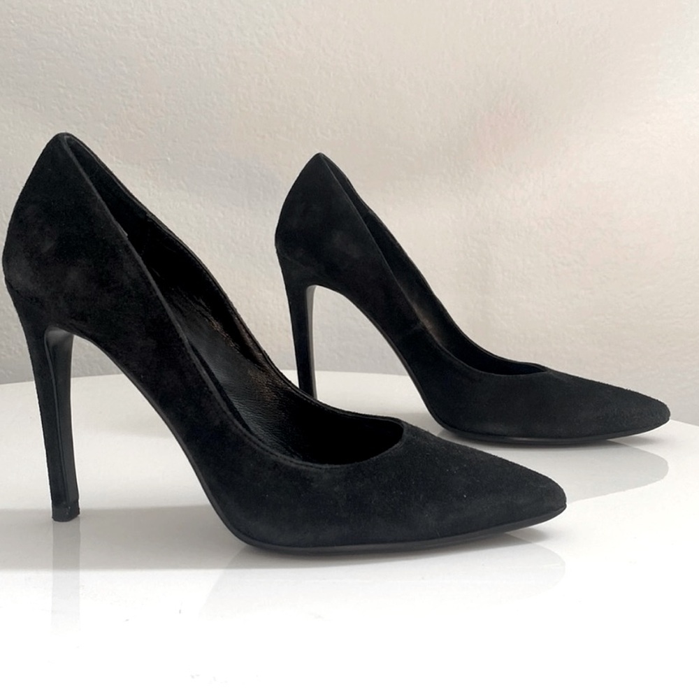 LOLA CRUZ Black Suede Pumps Heels Classic Stiletto